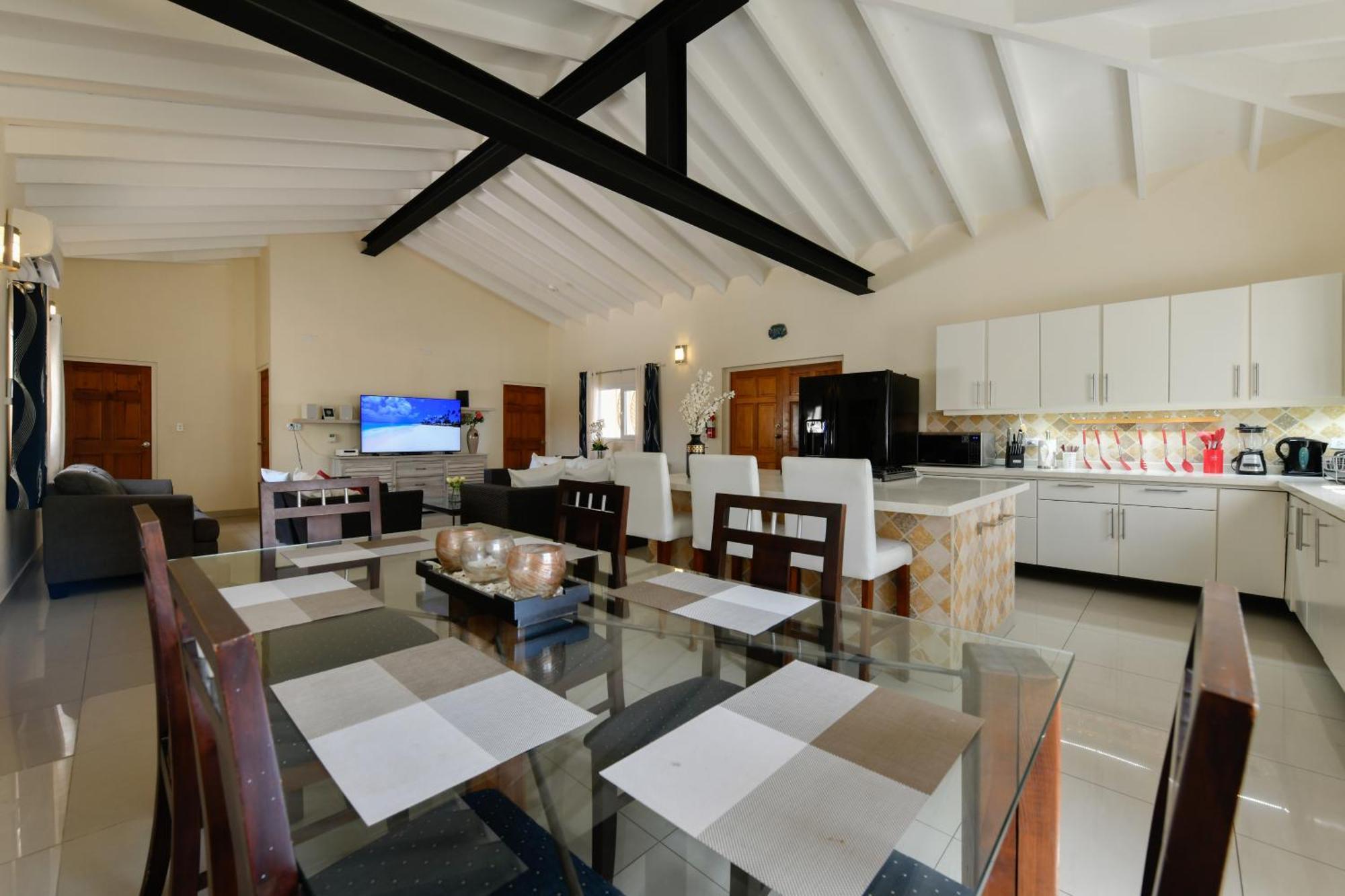 Luxury 3-bedroom Villa with Private Pool